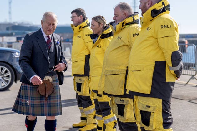 King Charles III visit to Peterhead King Charles III meets members of the RNLI during a visit to Peterhead Port, Aberdeenshire, to meet organisations involved in the area s local energy ecosystem, which is helping to drive the UK s transition to clean and renewable energy. Picture date: Tuesday September 22, 2026., Credit:Jane Barlow PA ROTA - B68 Avalon UK, Peterhead  Copyright: xJanexBarlowx xPAxROTAx-xB68x xAvalonx 1137226039