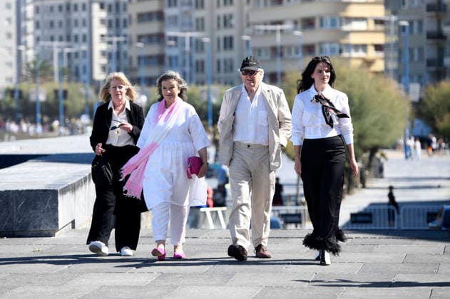 Georgina Lowe, Marion Bailey, Paul Jesson, and Alice Bailey Johnson at the photocall for the film *Tender Loving Care* at the 74th San Sebastián International Film Festival (Festival Internacional de Cine de San Sebastián) on the Kursaal Terrace in San Sebastián, September 22, 2026 Foto:xC.xNiehausx xFuturexImagex tender_6901