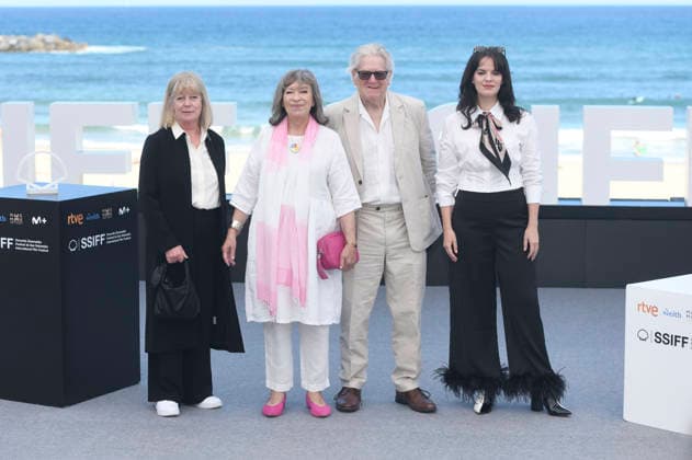 Georgina Lowe, Marion Bailey, Paul Jesson, and Alice Bailey Johnson at the photocall for the film *Tender Loving Care* at the 74th San Sebastián International Film Festival (Festival Internacional de Cine de San Sebastián) on the Kursaal Terrace in San Sebastián, September 22, 2026 Foto:xC.xNiehausx xFuturexImagex tender_6903