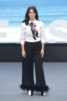Alice Bailey Johnson at the photocall for the movie *Tender Loving Care* at the 74th San Sebastián International Film Festival (Festival Internacional de Cine de San Sebastián) on the Kursaal Terrace in San Sebastián, September 22, 2026 Foto:xC.xNiehausx xFuturexImagex tender_6909