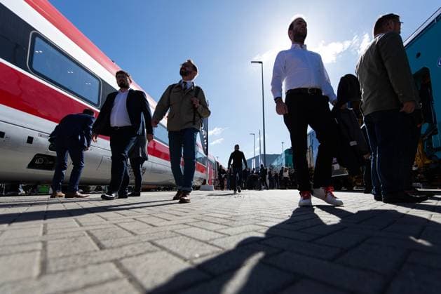 (260922) -- BERLIN, Sept. 22, 2026 -- People visit the 2026 International Trade Fair for Transport Technology (InnoTrans 2026) in Berlin, Germany, Sept. 22, 2026. The fair kicked off here on Tuesday and will last until Sept. 25. ) GERMANY-BERLIN-INNOTRANS 2026-OPENING ZhangxHaofu 