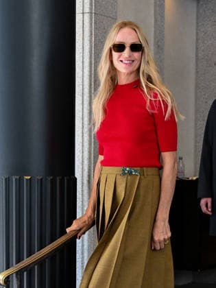 IPA88829532 - Milan, Milan Fashion Week 2026 Celebrities in the City Leaving Palazzo Parigi Pictured: Uma Thurman  Copyright: xManuelexMangiarottix xManuelexMangiarottix IPA88829532