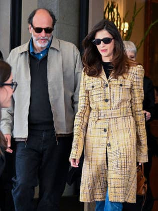 IPA88829517 - Milan, Milan Fashion Week 2026 celebrities in town leaving Palazzo Parigi Pictured: Luca Guadagnino, Benedetta Porcaroli  Copyright: xManuelexMangiarottix xManuelexMangiarottix IPA88829517