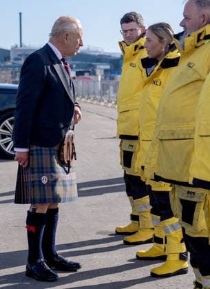 . 22 09 2026. Peterhead, United Kingdom. King Charles III during a visit to Peterhead Port, Aberdeenshire, to meet organisations involved in the area s local energy ecosystem, which is helping to drive the UK s transition to clean and renewable energy.  xPoolx xi-Imagesx IIM-27023-0027