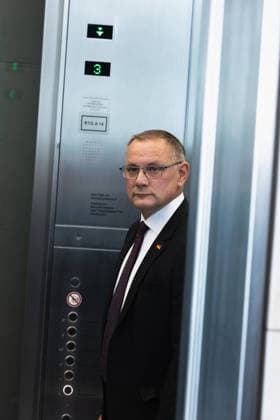 Tino Chrupalla at the German Bundestag in Berlin on September 22, 2026; Tino Chrupalla, AfD parliamentary group leader, in the elevator on the parliamentary group level