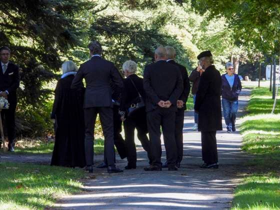 CNTV KUEHNE Family Members: Millionaire Klaus Michael Kuehne, who passed away in August, was buried today in a wooden urn. The funeral took place at Ohlsdorf Cemetery in Hamburg on September 22, 2026, in Hamburg, Germany.