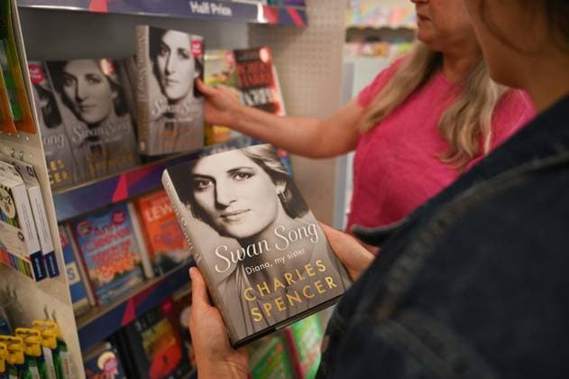 Charles Spencer’s book on Princess Diana displayed at London Bookstore LONDON, UNITED KINGDOM - SEPTEMBER 22: Book titled Swan Song: Diana, My Sister written by Charles Spencer, brother of Princess Diana, is displayed at a bookstore in London, United Kingdom on September 22, 2026. Rasid Necati Aslim Anadolu London United Kingdom. Editorial use only. Please get in touch for any other usage.  Copyright: x2026xAnadoluxRasidxNecatixAslimx