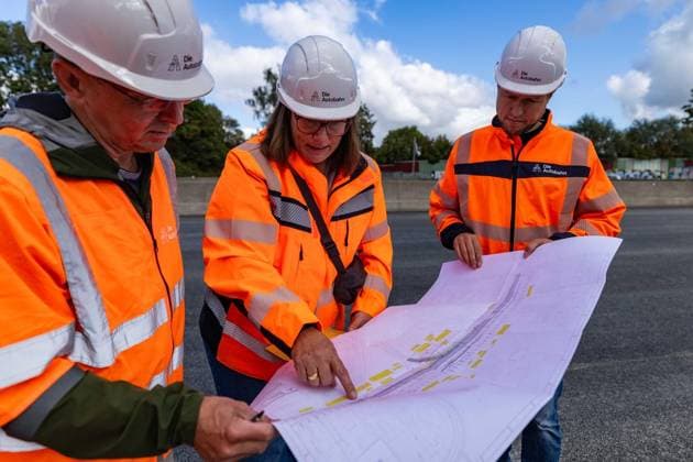 Tour of the construction site on the A40 ** FOR EDITORIAL USE ONLY ** EDITORIAL USE ONLY ** p Stephanie Heckmann, Project Manager, Auotbahn GmbH, Tour of the construction site on the A40 on September 22, 2026, in Bochum, Bochum. Copyright JonasxRichter Copyright: JonasxRichter doc87poyr1v0vop5zd9bhc ,EDITORIAL USE ONLY Copyright: JonasxRichter