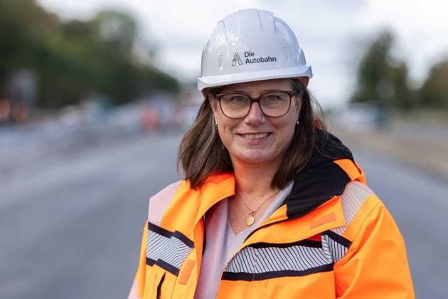Tour of the construction site on the A40 ** FOR EDITORIAL USE ONLY ** EDITORIAL USE ONLY ** p Stephanie Heckmann, Project Manager, Auotbahn GmbH, Tour of the construction site on the A40 on September 22, 2026, in Bochum, Bochum. Copyright JonasxRichter Copyright: JonasxRichter doc87poyr6umqfu1f6k9ng ,EDITORIAL USE ONLY Copyright: JonasxRichter