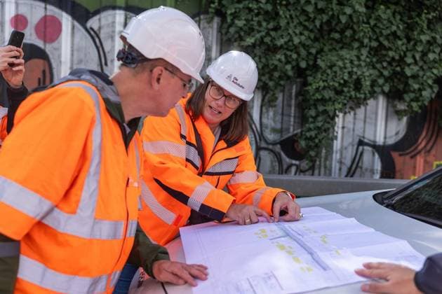 Tour of the construction site on the A40 ** FOR EDITORIAL USE ONLY ** EDITORIAL USE ONLY ** p Stephanie Heckmann, Project Manager, Auotbahn GmbH, Tour of the construction site on the A40 on September 22, 2026, in Bochum, Bochum. Copyright JonasxRichter Copyright: JonasxRichter doc87poyqhef0n16aaj99ng ,EDITORIAL USE ONLY Copyright: JonasxRichter