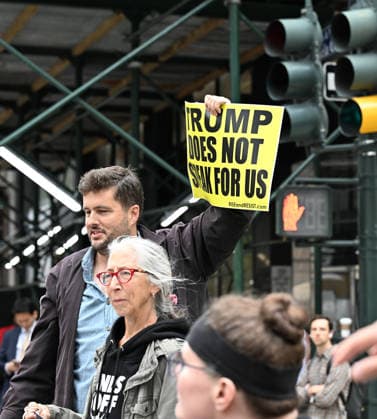 Protesters arrested near UN Headquarters in New York NEW YORK, UNITED STATES - SEPTEMBER 22: New York police arrest activists and demonstrators protesting against US President Donald Trump s policies near the United Nations headquarters in New York, United States, ahead of the 81st session of the UN General Assembly, on September 22, 2026. The General Assembly s general debate begins in New York on today bringing world leaders together for the annual high-level meeting. Waleed Zein Anadolu New York United States. Editorial use only. Please get in touch for any other usage.  Copyright: x2026xAnadoluxWaleedxZeinx