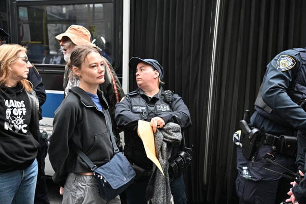 Protesters arrested near UN Headquarters in New York NEW YORK, UNITED STATES - SEPTEMBER 22: New York police arrest activists and demonstrators protesting against US President Donald Trump s policies near the United Nations headquarters in New York, United States, ahead of the 81st session of the UN General Assembly, on September 22, 2026. The General Assembly s general debate begins in New York on today bringing world leaders together for the annual high-level meeting. Waleed Zein Anadolu New York United States. Editorial use only. Please get in touch for any other usage.  Copyright: x2026xAnadoluxWaleedxZeinx