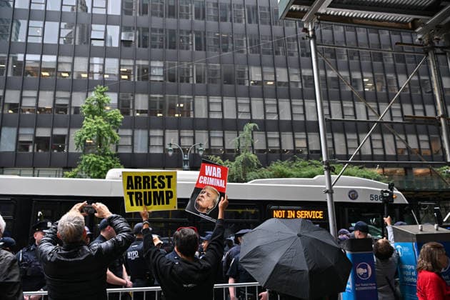 Protesters arrested near UN Headquarters in New York NEW YORK, UNITED STATES - SEPTEMBER 22: New York police arrest activists and demonstrators protesting against US President Donald Trump s policies near the United Nations headquarters in New York, United States, ahead of the 81st session of the UN General Assembly, on September 22, 2026. The General Assembly s general debate begins in New York on today bringing world leaders together for the annual high-level meeting. Waleed Zein Anadolu New York United States. Editorial use only. Please get in touch for any other usage.  Copyright: x2026xAnadoluxWaleedxZeinx