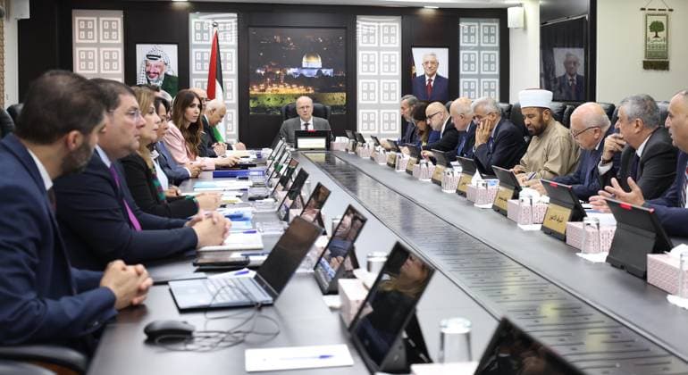 Palestinian Prime Minister Chairs Weekly Cabinet Meeting in Ramallah Palestinian Prime Minister Mohammad Mustafa chairs the weekly cabinet meeting in Ramallah, West Bank, on September 22, 2026. Mustafa briefed cabinet members on political efforts and contacts with international partners on the sidelines of the United Nations General Assembly, including efforts related to establishing a Palestinian state and the recovery and reconstruction of the Gaza Strip. Photo by Prime Minister Office apaimages Ramallah West Bank Palestinian Territory 220926_Ramallah_PPMO_00(2) Copyright: xapaimagesxPrimexMinisterxOfficex xapaimagesx