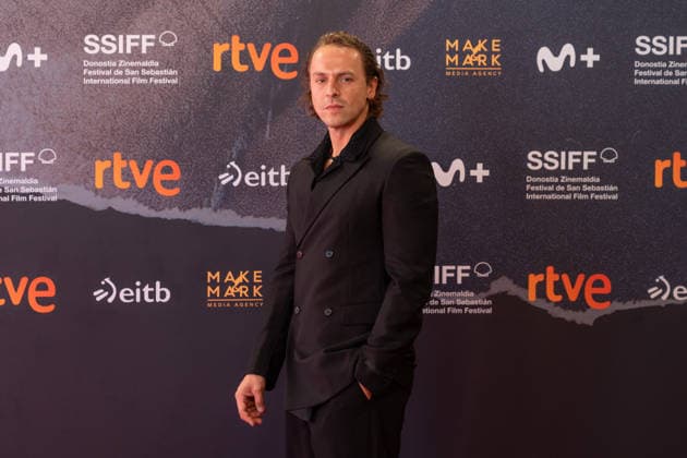 74th San Sebastian International Film Festival SAN SEBASTIAN, SPAIN - SEPTEMBER 22: Turkish actor Metin Akdulger poses on the red carpet for the premiere of the Turkish film Artakalan in San Sebastian, Basque Country of Spain on September 22, 2026. The film Artakalan , written and directed by Yesim Ustaoglu is in selected for the festival s official program. Javi Julio Anadolu San Sebastian Spain. Editorial use only. Please get in touch for any other usage.  Copyright: x2026xAnadoluxJavixJuliox