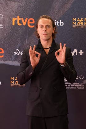 74th San Sebastian International Film Festival SAN SEBASTIAN, SPAIN - SEPTEMBER 22: Turkish actor Metin Akdulger poses on the red carpet for the premiere of the Turkish film Artakalan in San Sebastian, Basque Country of Spain on September 22, 2026. The film Artakalan , written and directed by Yesim Ustaoglu is in selected for the festival s official program. Javi Julio Anadolu San Sebastian Spain. Editorial use only. Please get in touch for any other usage.  Copyright: x2026xAnadoluxJavixJuliox