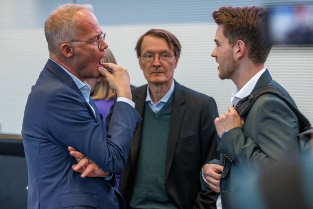 Statement by Matthias Miersch, SPD Chairman, at an SPD caucus meeting on September 22, 2029, in Berlin, Berlin, Berlin, Germany, Reichstag