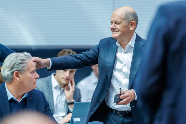 Statement by SPD Member Olaf Scholz at an SPD caucus meeting on September 22, 2029, in Berlin, Berlin, Berlin, Germany, Reichstag