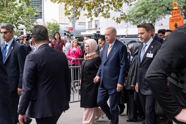 Turkish President Recep Tayyip Erdogan heads to UN General Assembly in New York NEW YORK, UNITED STATES - SEPTEMBER 22: Turkish President Recep Tayyip Erdogan, accompanied by his wife Emine Erdogan, leaves the Turkevi Center to head to the United Nations headquarters to attend the 81st session of the UN General Assembly, in New York, United States, September 2026. Mehmet Eser Anadolu New York United States. Editorial use only. Please get in touch for any other usage.  Copyright: x2026xAnadoluxMehmetxEserx