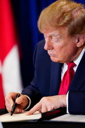 U.S., Denmark, Greenland: Prime Minister Mette Frederiksen, Greenland’s head of government Jens Frederik Nielsen, and U.S. President Donald Trump during the signing ceremony at the UN building in New York on Tuesday, September 22, 2026. Photo by Mads Claus Rasmussen, Scanpix 2026, New York, Denmark  Copyright: MadsxClausxRasmussenx spdk20260922-174434-L