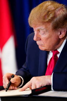 U.S., Denmark, Greenland: Prime Minister Mette Frederiksen, Greenland’s head of government Jens Frederik Nielsen, and U.S. President Donald Trump during the signing ceremony at the UN building in New York on Tuesday, September 22, 2026. Photo by Mads Claus Rasmussen, Scanpix 2026, New York, Denmark  Copyright: MadsxClausxRasmussenx spdk20260922-174452-L