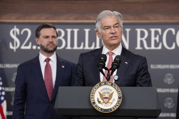 Mehmet Oz, Administrator of the US Centers for Medicare and Medicaid Services, and Vice President JD Vance hold a news conference on Medicare at the Eisenhower Executive Office Building at the White House in Washington DC on September 22, 2026.  WAX20260922901 YurixGripas