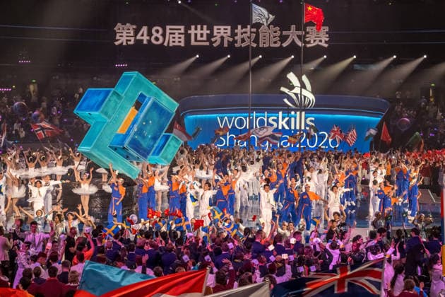 WorldSkills kicked off with an elaborately staged show in the Chinese metropolis of Shanghai. At the Mercedes-Benz Arena on the former Expo grounds, the 36 German participants made their entrance alongside delegations from around the world. Over the next four days of competition, the young skilled worke