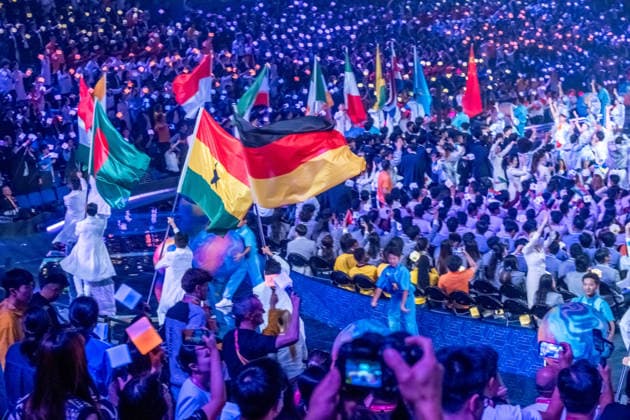 WorldSkills kicked off with an elaborately staged show in the Chinese metropolis of Shanghai. At the Mercedes-Benz Arena on the former Expo grounds, the 36 German competitors entered the venue alongside delegations from around the world. Over the next four days of competition, the young skilled workers