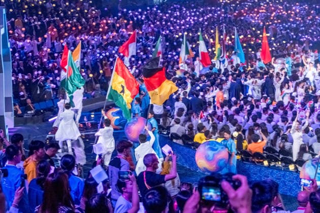 WorldSkills kicked off with an elaborately staged show in the Chinese metropolis of Shanghai. At the Mercedes-Benz Arena on the former Expo grounds, the 36 German competitors entered the venue alongside delegations from around the world. Over the next four days of competition, the young skilled workers
