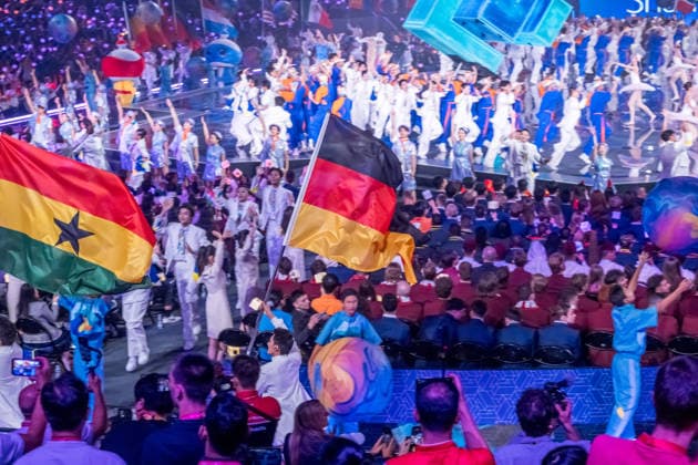 WorldSkills kicked off with an elaborately staged show in the Chinese metropolis of Shanghai. At the Mercedes-Benz Arena on the former Expo grounds, the 36 German competitors entered the arena alongside delegations from around the world. Over the next four days of competition, the young skilled workers