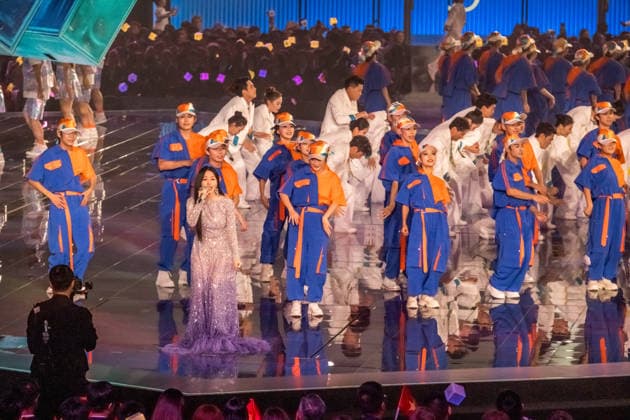 WorldSkills kicked off with an elaborately staged show in the Chinese metropolis of Shanghai. At the Mercedes-Benz Arena on the former Expo grounds, the 36 German participants made their entrance alongside delegations from around the world. Over the next four days of competition, these young skilled wor