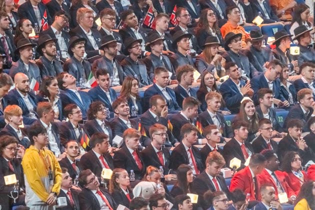 WorldSkills kicked off with an elaborately staged show in the Chinese metropolis of Shanghai. At the Mercedes-Benz Arena on the former Expo grounds, the 36 German participants made their entrance alongside delegations from around the world. Over the next four days of competition, the young skilled worke
