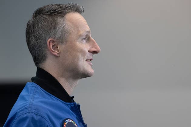 September 22, 2026, Mönchengladbach: ESA astronaut Dr. Matthias Maurer in discussion with representatives of N