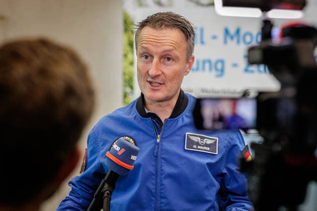 September 22, 2026, Mönchengladbach: ESA astronaut Dr. Matthias Maurer in discussion with representatives of t