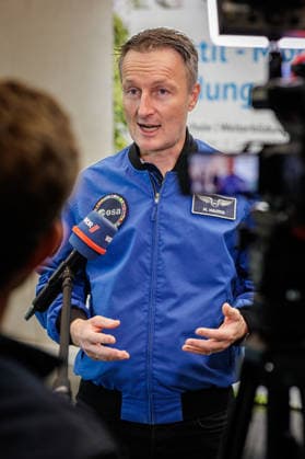 September 22, 2026, Mönchengladbach: ESA astronaut Dr. Matthias Maurer in discussion with representatives of t