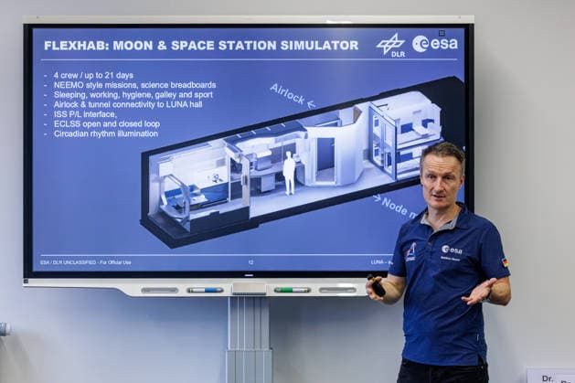 September 22, 2026, Mönchengladbach: ESA astronaut Dr. Matthias Maurer in discussion with representatives of N