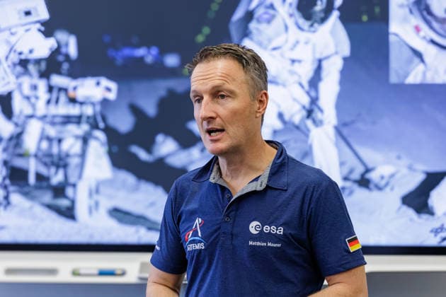 September 22, 2026, Mönchengladbach: ESA astronaut Dr. Matthias Maurer in discussion with representatives of N
