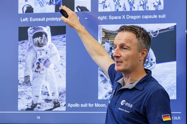 September 22, 2026, Mönchengladbach: ESA astronaut Dr. Matthias Maurer in discussion with representatives of N