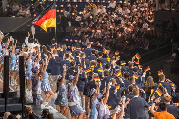 WorldSkills kicked off with an elaborately staged show in the Chinese metropolis of Shanghai. At the Mercedes-Benz Arena on the former Expo grounds, the 36 German participants entered the venue alongside delegations from around the world. Over the next four days of competition, the young skilled workers