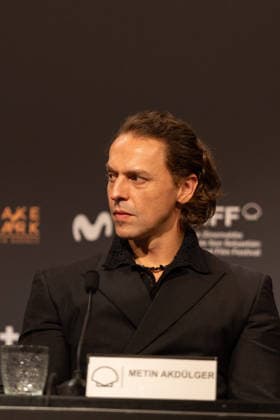 74th San Sebastian International Film Festival SAN SEBASTIAN, SPAIN - SEPTEMBER 22: Turkish actor Metin Akdulger attends the press conference after premiere of the Turkish film Artakalan in San Sebastian of Spain on September 22, 2026. The film Artakalan , written and directed by Yesim Ustaoglu is in selected for the festival s official program. Javi Julio Anadolu San Sebastian Spain. Editorial use only. Please get in touch for any other usage.  Copyright: x2026xAnadoluxJavixJuliox