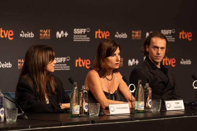 74th San Sebastian International Film Festival SAN SEBASTIAN, SPAIN - SEPTEMBER 22: Turkish filmmaker Yesim Ustaoglu, Turkish actor Metin Akdulger and Turkish actress Oyku Karayel attend the press conference after premiere of the Turkish film Artakalan in San Sebastian of Spain on September 22, 2026. The film Artakalan , written and directed by Yesim Ustaoglu is in selected for the festival s official program. Javi Julio Anadolu San Sebastian Spain. Editorial use only. Please get in touch for any other usage.  Copyright: x2026xAnadoluxJavixJuliox