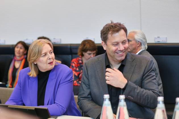 Berlin, Germany, September 22, 2026 German Bundestag SPD Caucus Meeting Federal Minister of Labor and Social Affairs Bärbel Bas (SPD) and Federal Minister of Finance Lars Klingbeil (SPD) Copyright: xdtsxNachrichtenagenturx dts_136026