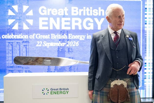 King Charles III visit to Peterhead King Charles III unveils a plaque during a visit to the new Great British Energy headquarters in Aberdeen to meet with representatives working across North East Scotland supporting the United Kingdom™s energy transition. Picture date: Tuesday September 22, 2026., Credit:Lesley Martin PA ROTA - B68 Avalon UK, Aberdeen  Copyright: xLesleyxMartinx xPAxROTAx-xB68x xAvalonx 1137290454