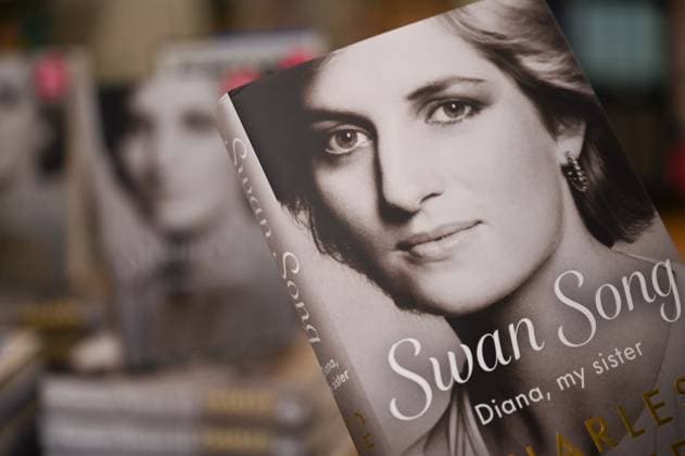 September 22, 2026, London, England, United Kingdom: Copies of Swan Song: Diana, My Sister go on sale. In the book, Princess Diana s brother Charles Spencer recounts her life, her relationship with the royal family and the aftermath of her death in 1997. London United Kingdom  - ZUMAa279 20260922_zsp_a279_008 Copyright: xZeynepxDemirxAslimx