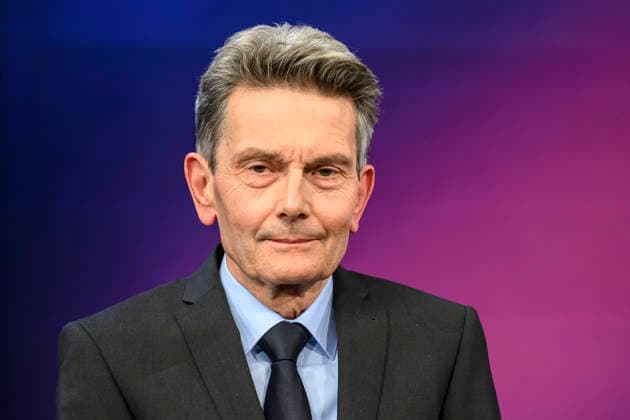 Pictured from left: Rolf Mützenich, SPD, former parliamentary group leader, GER, Berlin, studio, guest on Maischberger, political talk show, TV, program, with host Sandra Maischberger, Das Erste, from Adlershof, Studio 20, September 22, 2026, Copyright: HMBxMedia UwexKoch