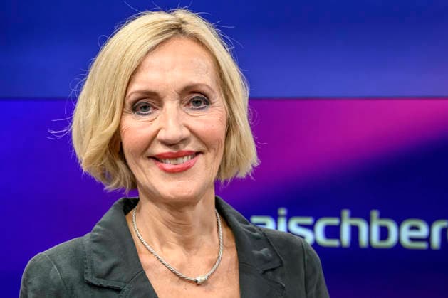 Pictured, from left: Petra Gerster, host and author, GER, Berlin, studio, guest on Maischberger, political talk show, TV, program, with host Sandra Maischberger, Das Erste, from Studio 20 in Adlershof, September 22, 2026, Copyright: HMBxMedia UwexKoch