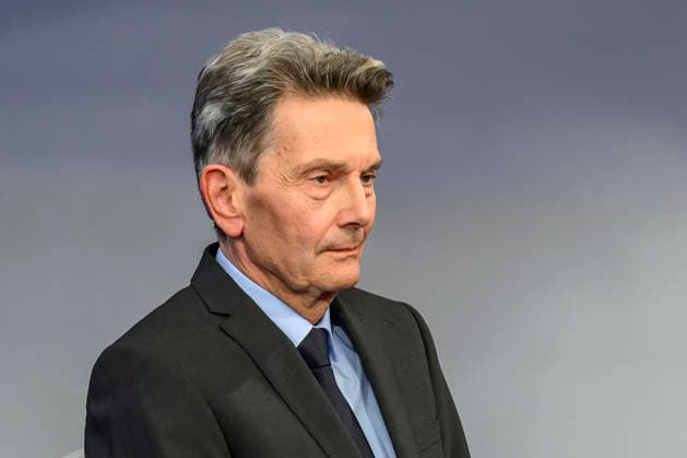 Pictured, from left: Rolf Mützenich, SPD, former parliamentary group leader, GER, Berlin, studio, guest on *Maischberger*, political talk show, TV, program, with host Sandra Maischberger, Das Erste, from Studio 20 in Adlershof, September 22, 2026, Copyright: HMBxMedia UwexKoch