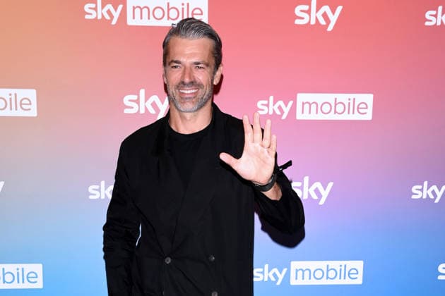 IPA88842816 - Milan, Evening Event to Launch the New Sky Mobile - Luca Argentero  Copyright: xAlbertoxTerenghix xComi Terenghix IPA88842816