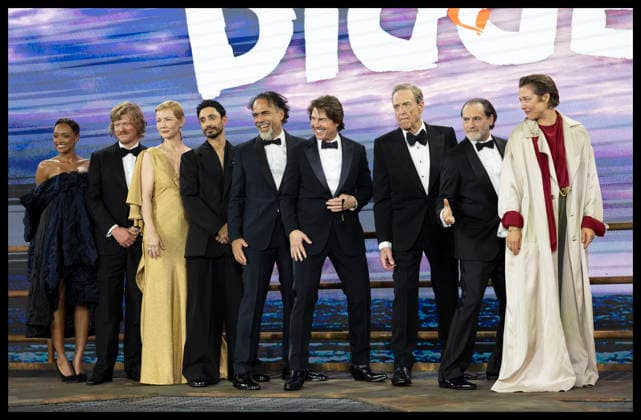. 22 09 2026. London, United Kingdom. Tom Cruise with cast members at the premiere of Digger at the Royal Film Performance in London.  xStephenxLockx xi-Imagesx IIM-27022-0078