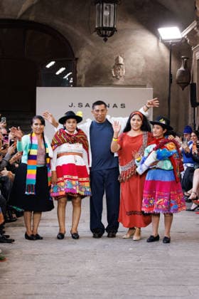 IPA88843202 - Milan, Milan Women™s Fashion Week Spring Summer 2027 - Women™s Fashion, Spring Summer 2027 - J. Salinas fashion show - runway - pictured: J. Salinas with guests.  Copyright: xCinziaxCamelax xx IPA88843202